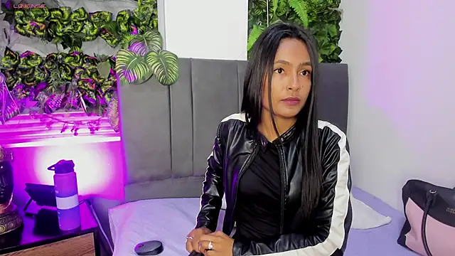 Fernanda liie  online show from 10-28-25, 12:30