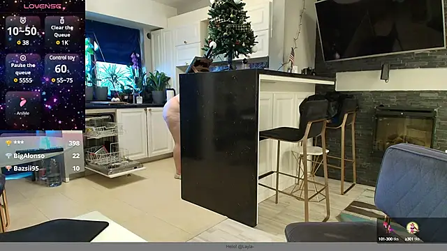 Snapshot of Layla- chatting on 01-11-25, 11:45 Layla- online show from 01-11-25, 11:45