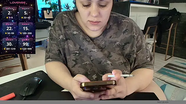 Snapshot of Layla- chatting on 01-16-25, 10:53 Layla- online show from 01-16-25, 10:53