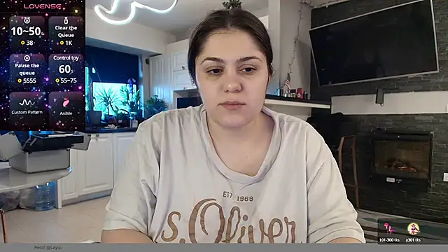 Snapshot of Layla- chatting on 01-23-25, 10:11 Layla- online show from 01-23-25, 10:11