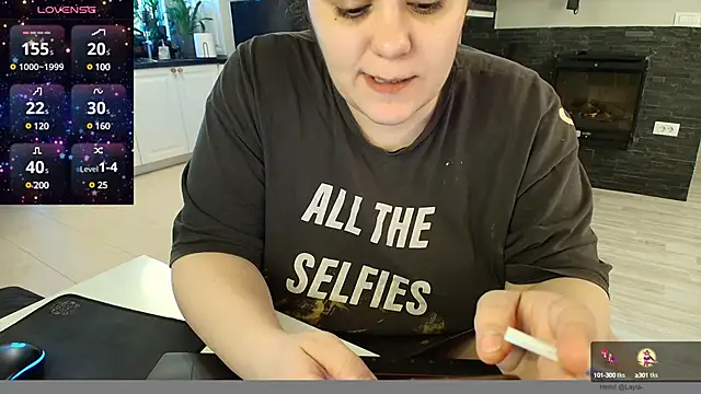 Snapshot of Layla- chatting on 01-28-25, 10:45 Layla- online show from 01-28-25, 10:45