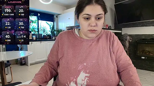 Snapshot of Layla- chatting on 02-20-25, 11:31 Layla- online show from 02-20-25, 11:31