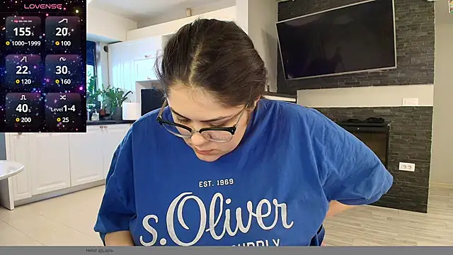 Snapshot of Layla- chatting on 02-21-25, 10:50 Layla- online show from 02-21-25, 10:50