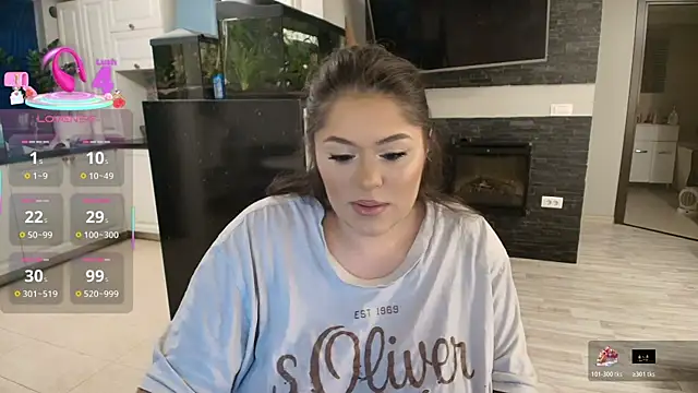 Snapshot of Layla- chatting on 11-05-25, 11:10 Layla- online show from 11-05-25, 11:10