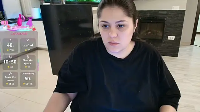 Snapshot of Layla- chatting on 02-16-26, 10:55 Layla- online show from 02-16-26, 10:55