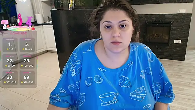 Snapshot of Layla- chatting on 02-18-26, 10:44 Layla- online show from 02-18-26, 10:44