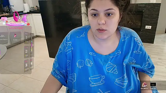 Snapshot of Layla- chatting on 02-19-26, 11:28 Layla- online show from 02-19-26, 11:28