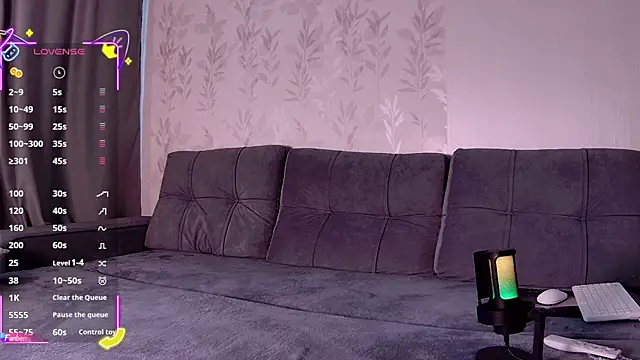 Li1 Kitty online show from 10-30-25, 11:11