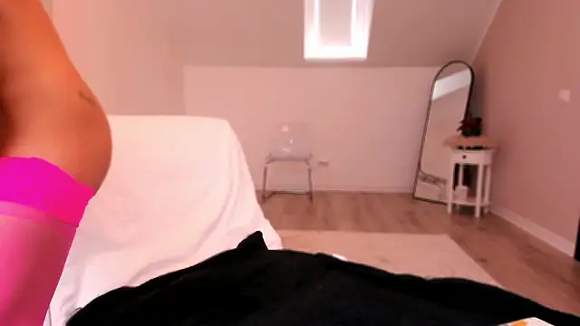 Snapshot of SabrinaSky chatting on 03-21-25, 11:33 SabrinaSky online show from 03-21-25, 11:33