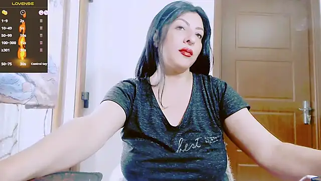 Alina eve online show from 05-20-26, 12:33