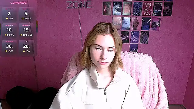 Fiona Night online show from 12-18-25, 06:08