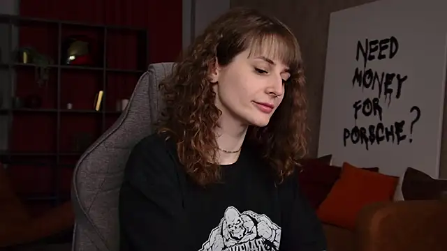 Snapshot of OliviaMcClean chatting on 05-01-26, 11:53 OliviaMcClean online show from 05-01-26, 11:53