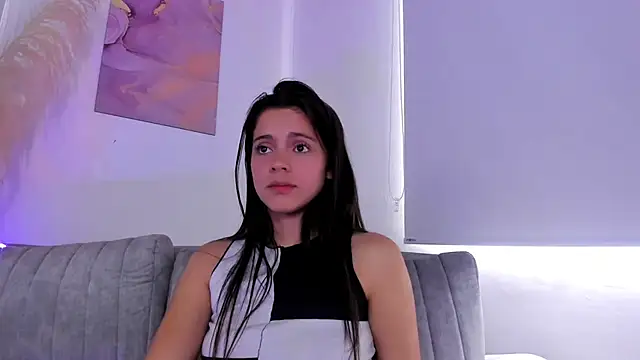 Snapshot of emma_030 chatting on 03-15-25, 04:32 emma 030 online show from 03-15-25, 04:32