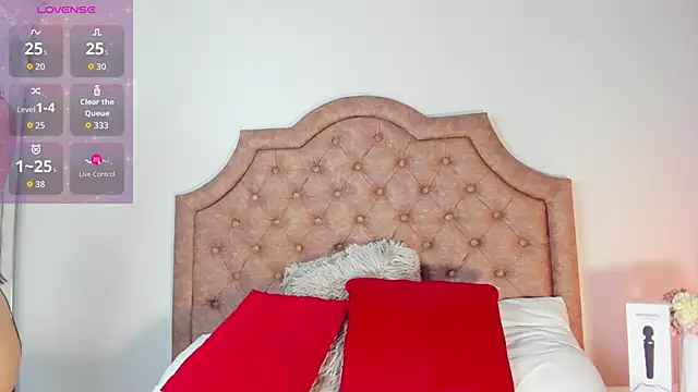 ArianaaGrace online show from 12-16-25, 07:30