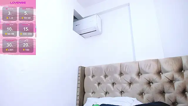 ArianaaGrace online show from 03-30-26, 07:37