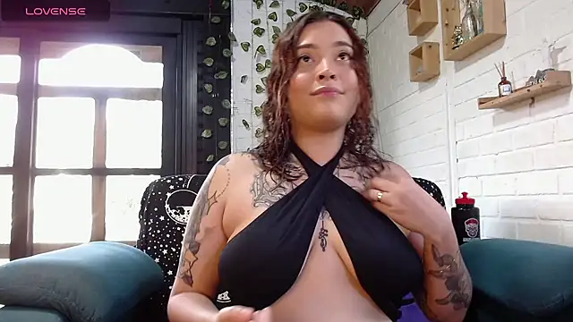 LiraSonnett online show from 11-22-25, 09:03