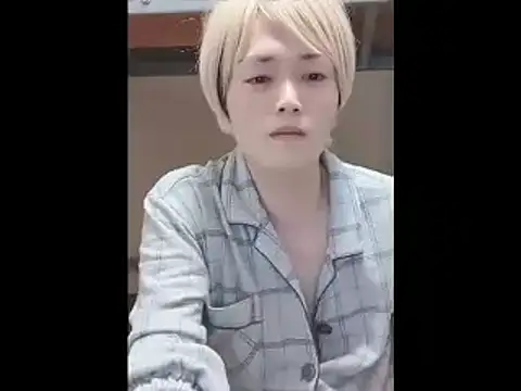 Snapshot of mgnhiroyuki chatting on 05-07-26, 04:18 mgnhiroyuki online show from 05-07-26, 04:18