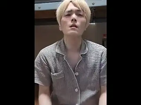 Snapshot of mgnhiroyuki chatting on 05-31-26, 05:59 mgnhiroyuki online show from 05-31-26, 05:59