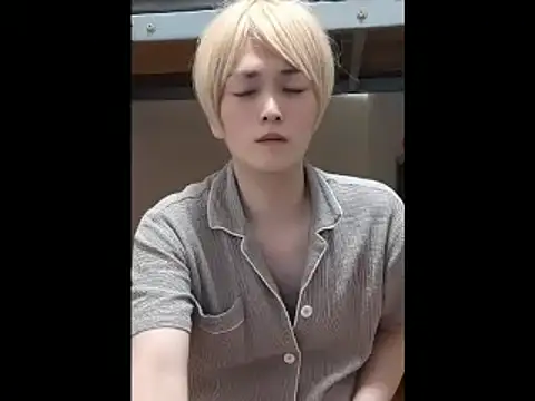 Snapshot of mgnhiroyuki chatting on 06-09-26, 02:45 mgnhiroyuki online show from 06-09-26, 02:45