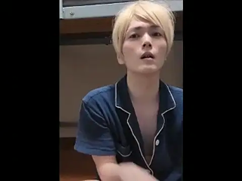 Snapshot of mgnhiroyuki chatting on 07-04-26, 06:36 mgnhiroyuki online show from 07-04-26, 06:36