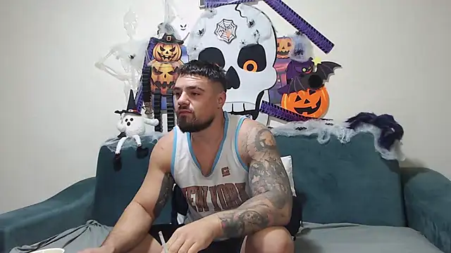 Tiberius hunk online show from 10-28-25, 07:01