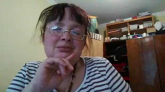Queen-Elizabeth-25 online show from 03-04-25, 03:48