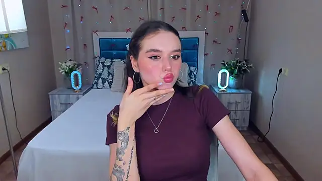 EmelyMason online show from 12-15-25, 09:13