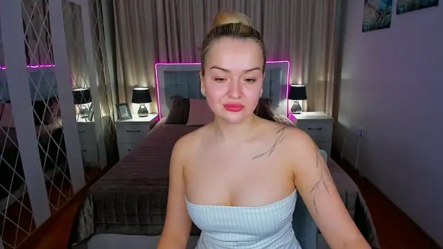 Snapshot of EvaGoddes chatting on 02-14-26, 06:43 EvaGoddes online show from 02-14-26, 06:43