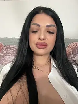Snapshot of IrisRossie chatting on 05-28-26, 05:38 IrisRossie online show from 05-28-26, 05:38
