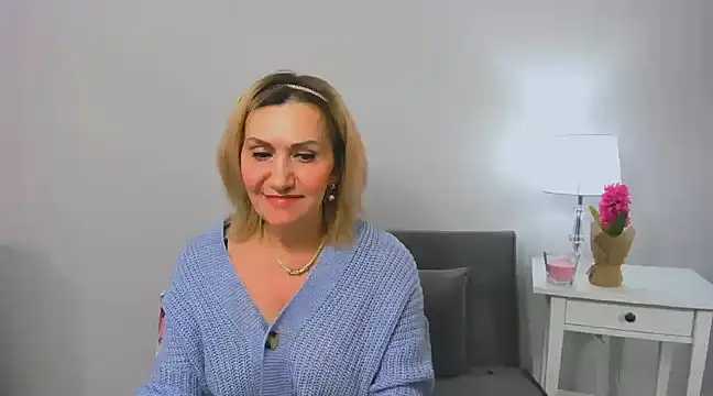 IsabellaSexyMilf online show from 03-06-25, 04:07