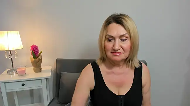 IsabellaSexyMilf online show from 03-12-25, 07:28