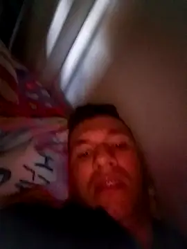 Snapshot of Fernan3135 chatting on 02-20-26, 01:33 Fernan3135 online show from 02-20-26, 01:33