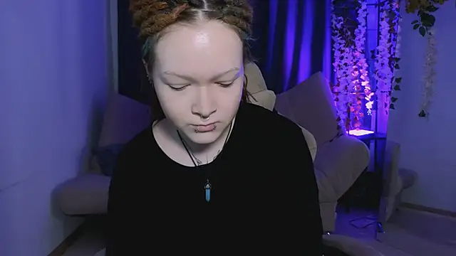 NicoleFlloret online show from 03-06-25, 05:46