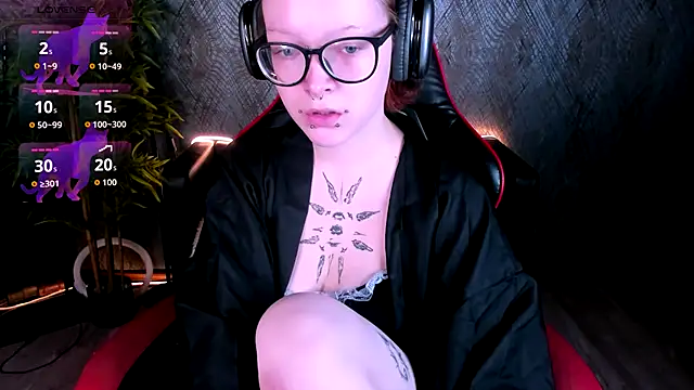 NicoleFlloret online show from 09-10-25, 01:44