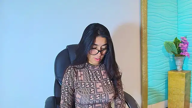 Mia Montess online show from 01-17-26, 01:38