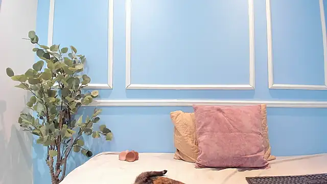 Lucy Canel online show from 10-13-25, 07:25