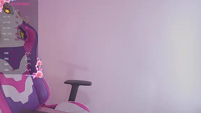 Snapshot of tommy_blue chatting on 11-07-25, 02:06 tommy blue online show from 11-07-25, 02:06