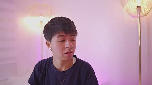 Snapshot of tommy_blue chatting on 02-04-26, 06:58 tommy blue online show from 02-04-26, 06:58