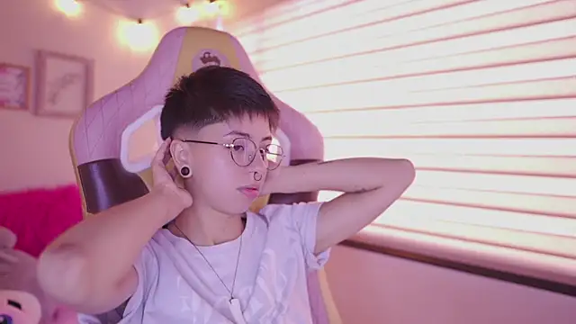 tommy blue online show from 04-01-26, 01:41