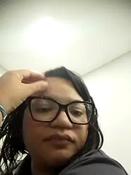 Snapshot of viviksmel chatting on 12-22-25, 01:30 viviksmel online show from 12-22-25, 01:30