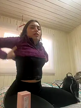 Snapshot of floooohv chatting on 11-19-25, 09:15 floooohv online show from 11-19-25, 09:15