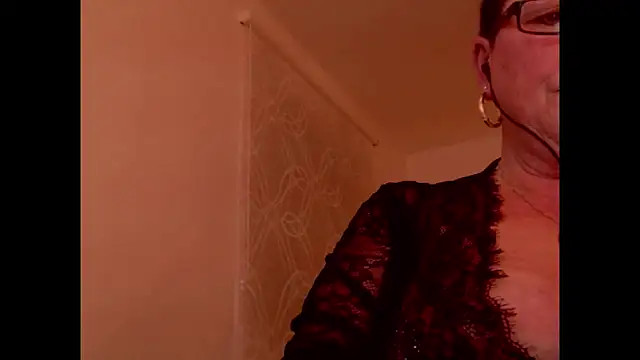 Snapshot of conny99 chatting on 03-12-25, 08:10 conny99 online show from 03-12-25, 08:10