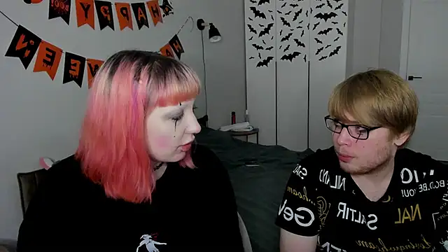 JayMollyy online show from 10-31-25, 05:25