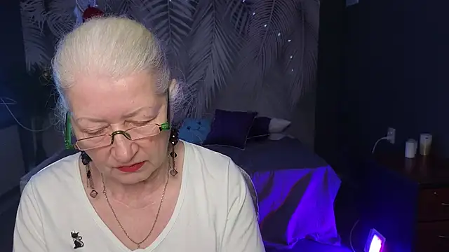 Maya Mayflower online show from 03-14-25, 12:18