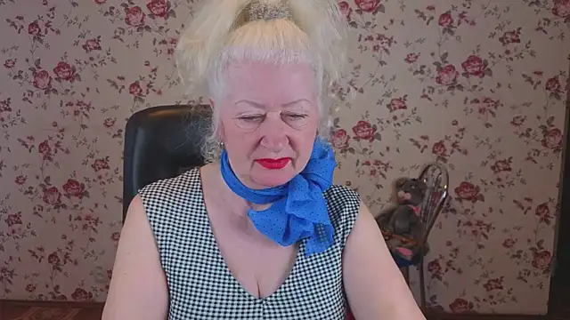Snapshot of Maya_Mayflower chatting on 04-19-26, 03:17 Maya Mayflower online show from 04-19-26, 03:17