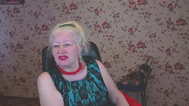 Snapshot of Maya_Mayflower chatting on 04-21-26, 03:13 Maya Mayflower online show from 04-21-26, 03:13