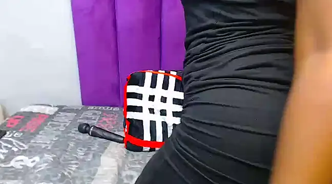 Snapshot of ExclusiveAss_ chatting on 03-05-25, 05:18 ExclusiveAss online show from 03-05-25, 05:18