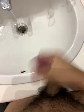 Snapshot of Runstat chatting on 09-20-25, 04:08 Runstat online show from 09-20-25, 04:08