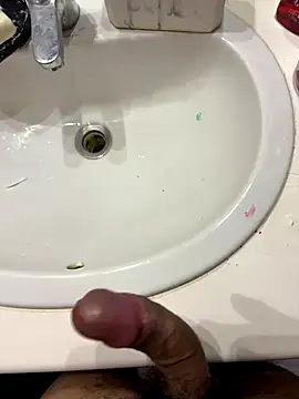 Snapshot of Runstat chatting on 11-26-25, 12:44 Runstat online show from 11-26-25, 12:44