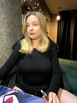 Lina ly online show from 10-30-25, 09:04